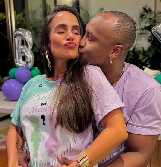 [Carol Peixinho e Thiaguinho revelam que esperam um menino: “Bento está a caminho!”]